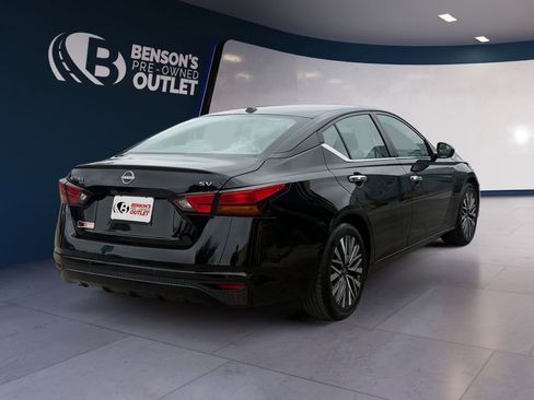 Used 2024 Nissan Altima 2.5 SV FWD image 5