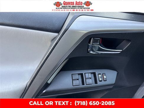 Used 2017 Toyota RAV4 XLE AWD/4WD image 22