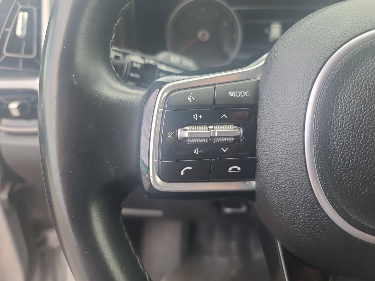 Used 2023 Kia Sorento EX FWD image 18