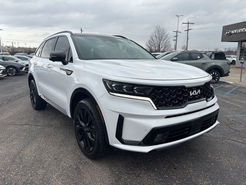 Used 2023 Kia Sorento SX image 3