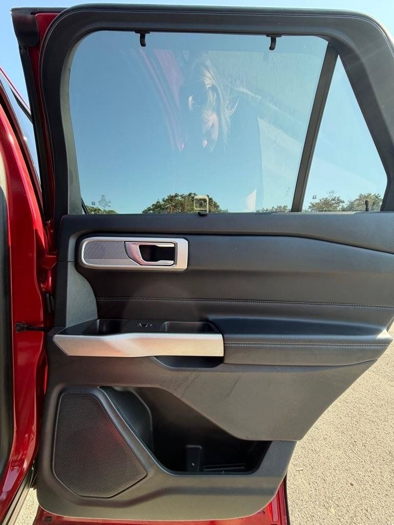 Used 2021 Ford Explorer Limited w/ Equipment Group 301A RWD image 19