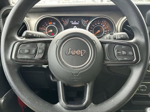 Used 2018 Jeep Wrangler Unlimited Sport image 8