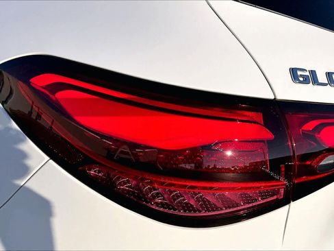 Used 2025 Mercedes-Benz GLC 300 4MATIC image 28