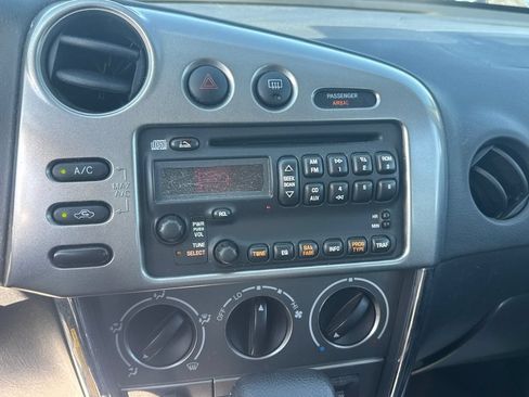 Used 2007 Pontiac Vibe w/ Preferred Package FWD image 19
