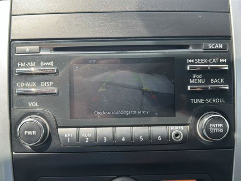 Used 2014 Nissan Frontier SV w/ SV Value Truck Package AWD/4WD image 13