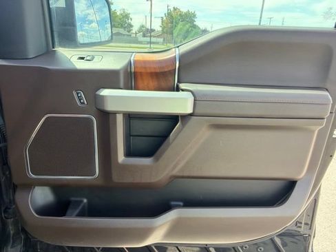 Used 2018 Ford F150 King Ranch w/ Equipment Group 601A Luxury AWD/4WD image 9