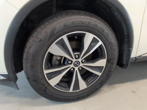 Used 2024 Nissan Murano SV AWD/4WD image 9
