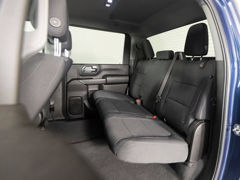 Used 2022 Chevrolet Silverado 2500 Custom w/ Custom Value Package AWD/4WD image 26