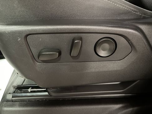 Used 2024 GMC Sierra 1500 Elevation image 12