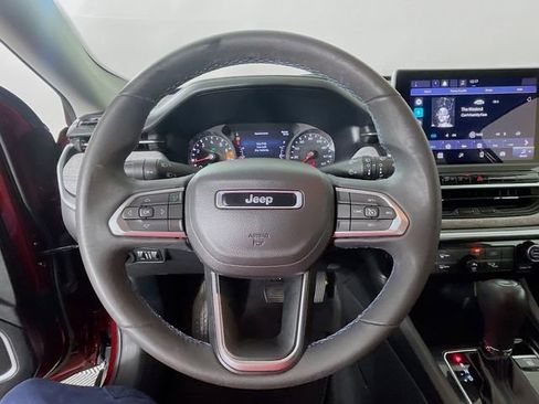 Used 2022 Jeep Compass Latitude FWD image 12