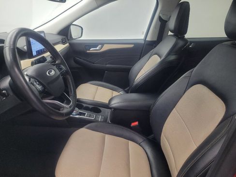 Used 2022 Ford Escape Titanium w/ Titanium Premium Package FWD image 17