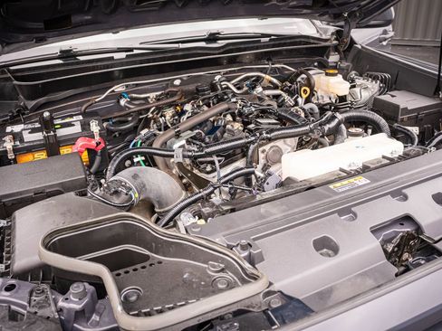 Used 2024 Toyota Tacoma TRD Off-Road image 33