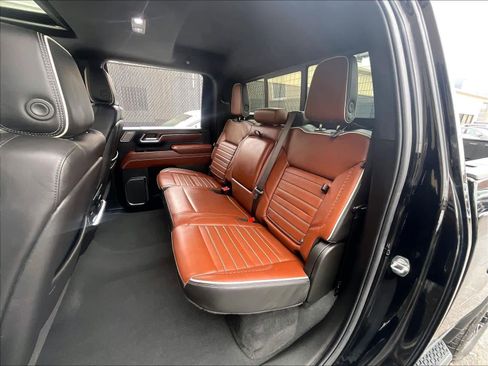 Used 2024 GMC Sierra 2500 Denali Ultimate image 15