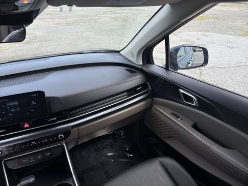 Used 2026 Kia Carnival FWD image 33