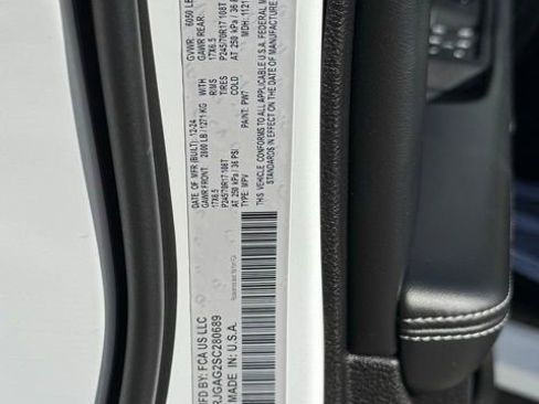 New 2025 Jeep Grand Cherokee Laredo w/ Trailer Tow Package image 33