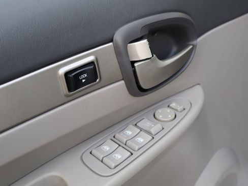 Used 2006 Buick Rendezvous CX image 19