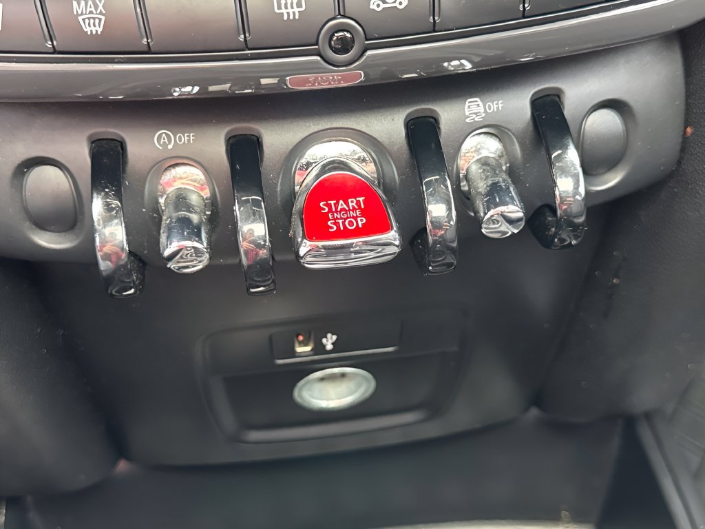 Used 2020 MINI Cooper Countryman FWD image 29