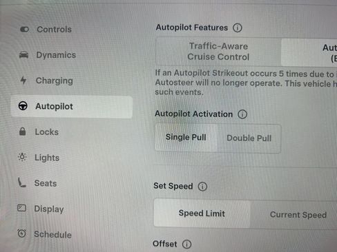Used 2024 Tesla Model Y Long Range AWD/4WD image 11