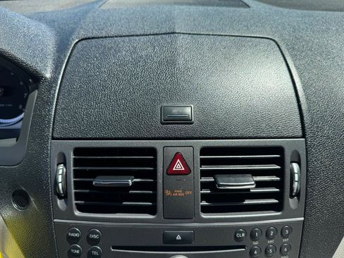 Used 2011 Mercedes-Benz C 300 Sedan image 34
