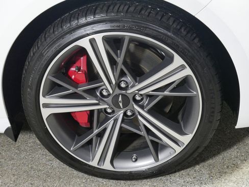 Used 2025 Genesis G70 2.5T w/ Sport Prestige Package image 15