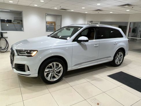 Used 2022 Audi Q7 Premium Plus image 6