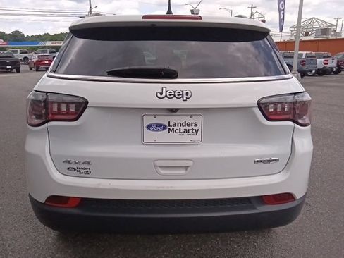 Used 2024 Jeep Compass Latitude AWD/4WD image 4