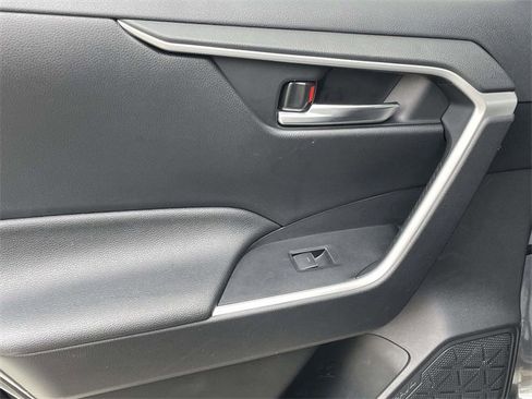 Used 2023 Toyota RAV4 SE image 24