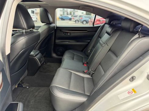 Used 2016 Lexus ES 350 w/ Navigation System Package image 26