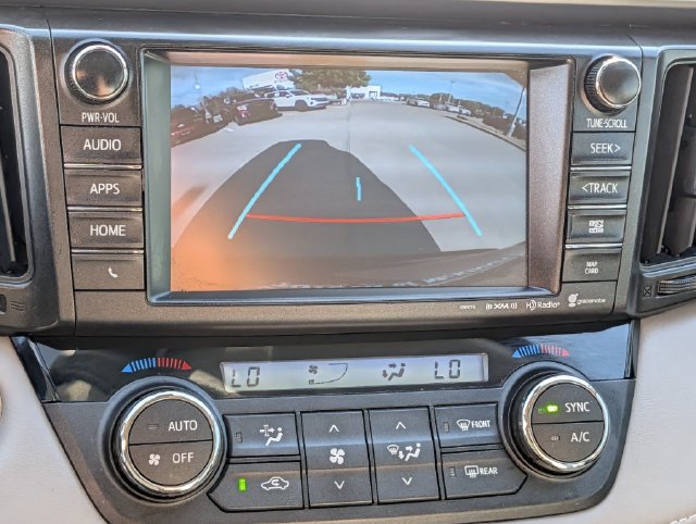 Used 2018 Toyota RAV4 XLE FWD image 17