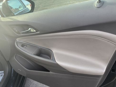 Used 2018 Chevrolet Cruze Premier image 19