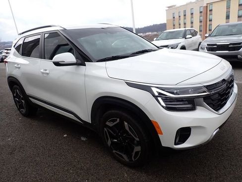 Certified 2025 Kia Seltos SX w/ SX Sunroof Package image 5