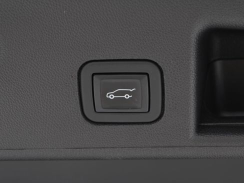 Used 2022 Chevrolet Equinox Premier image 9