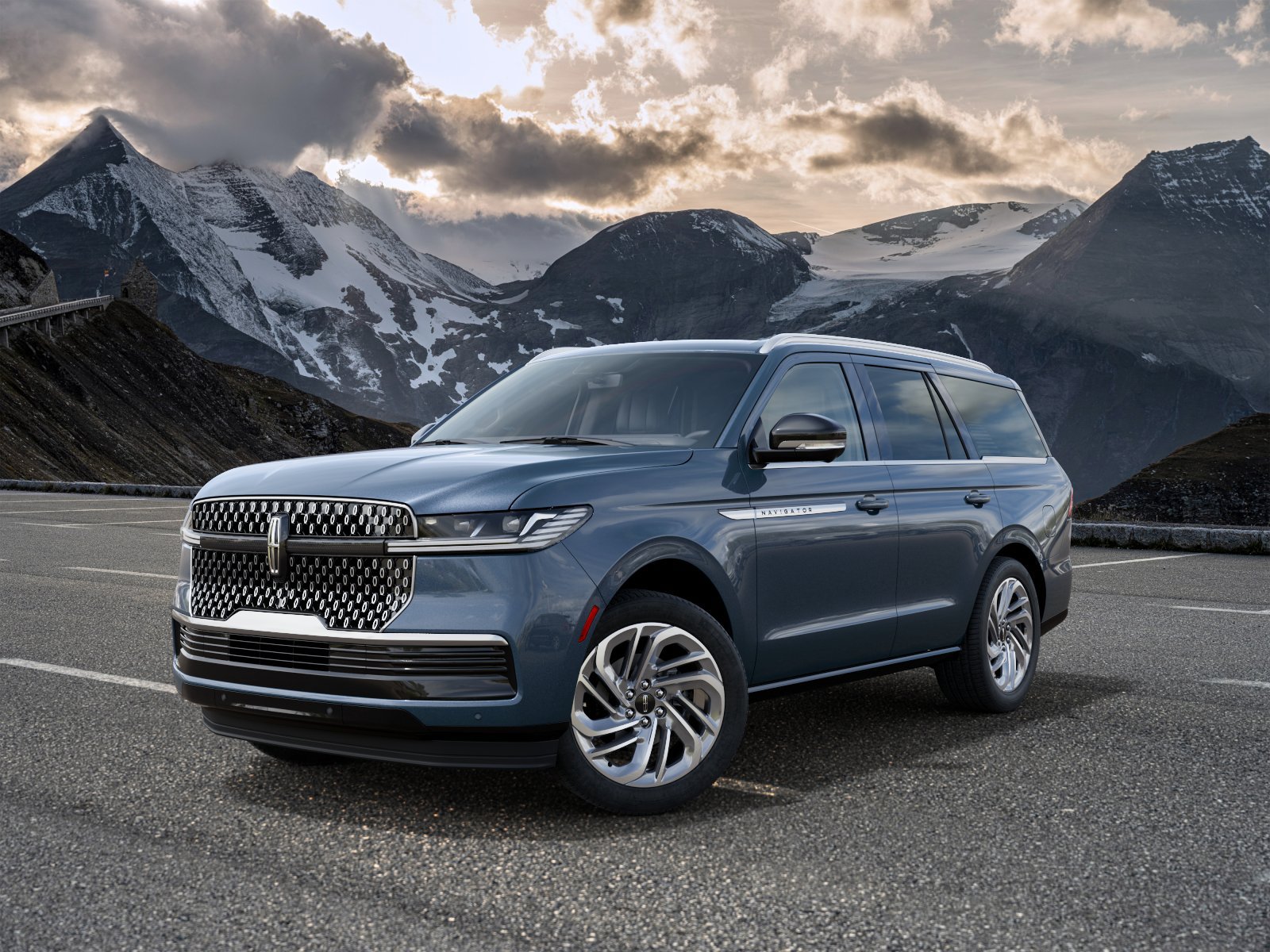 New 2027 Lincoln Navigator Reserve AWD/4WD image 2