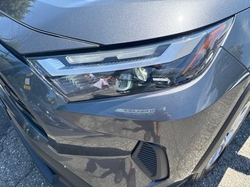 Used 2023 Toyota RAV4 LE AWD/4WD image 31