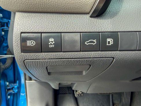 Used 2018 Toyota Camry SE FWD image 13