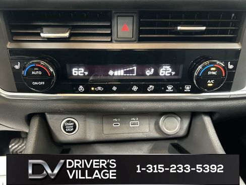 Used 2023 Nissan Rogue SV w/ SV Premium B Package AWD/4WD image 16