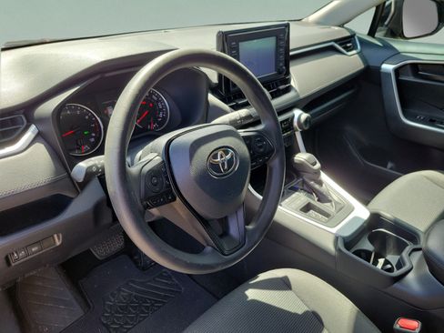 Used 2019 Toyota RAV4 LE FWD image 25
