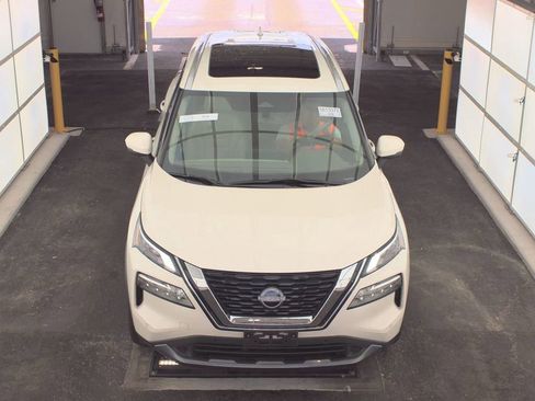 Used 2023 Nissan Rogue SL w/ SL Premium Package AWD/4WD image 2