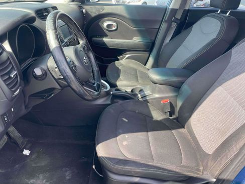 Used 2017 Kia Soul + w/ Designer's Package image 5