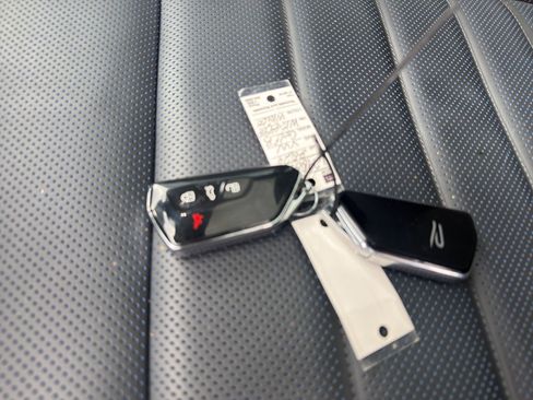 Used 2024 Volkswagen Golf R image 4