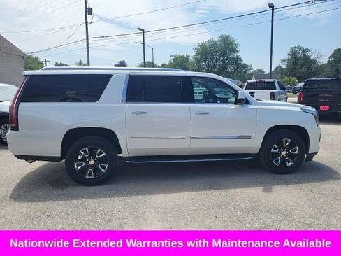Used 2017 Cadillac Escalade ESV Luxury AWD/4WD image 30