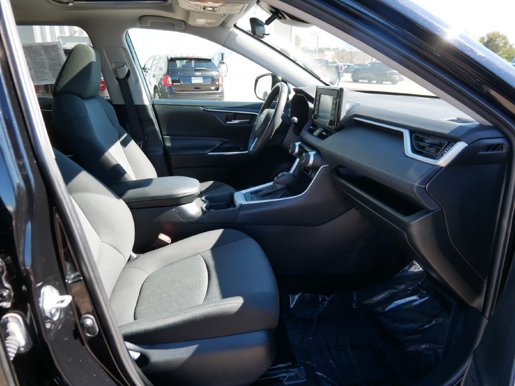 Used 2021 Toyota RAV4 XLE w/ Convenience Package AWD/4WD image 13