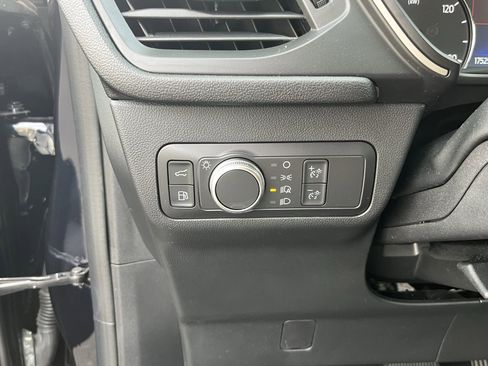 Used 2021 Ford Escape SE w/ Convenience Package image 24