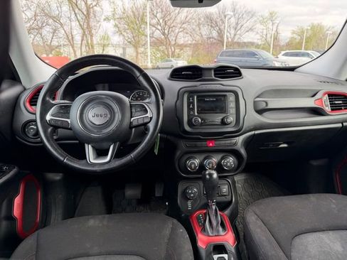 Used 2015 Jeep Renegade Trailhawk image 6