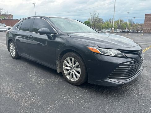 Used 2019 Toyota Camry LE w/ Convenience Package image 9