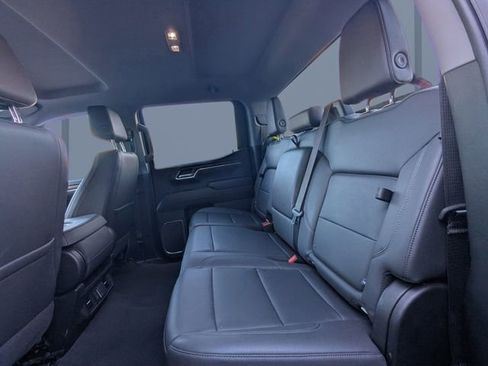 Used 2025 GMC Sierra 1500 SLT image 13