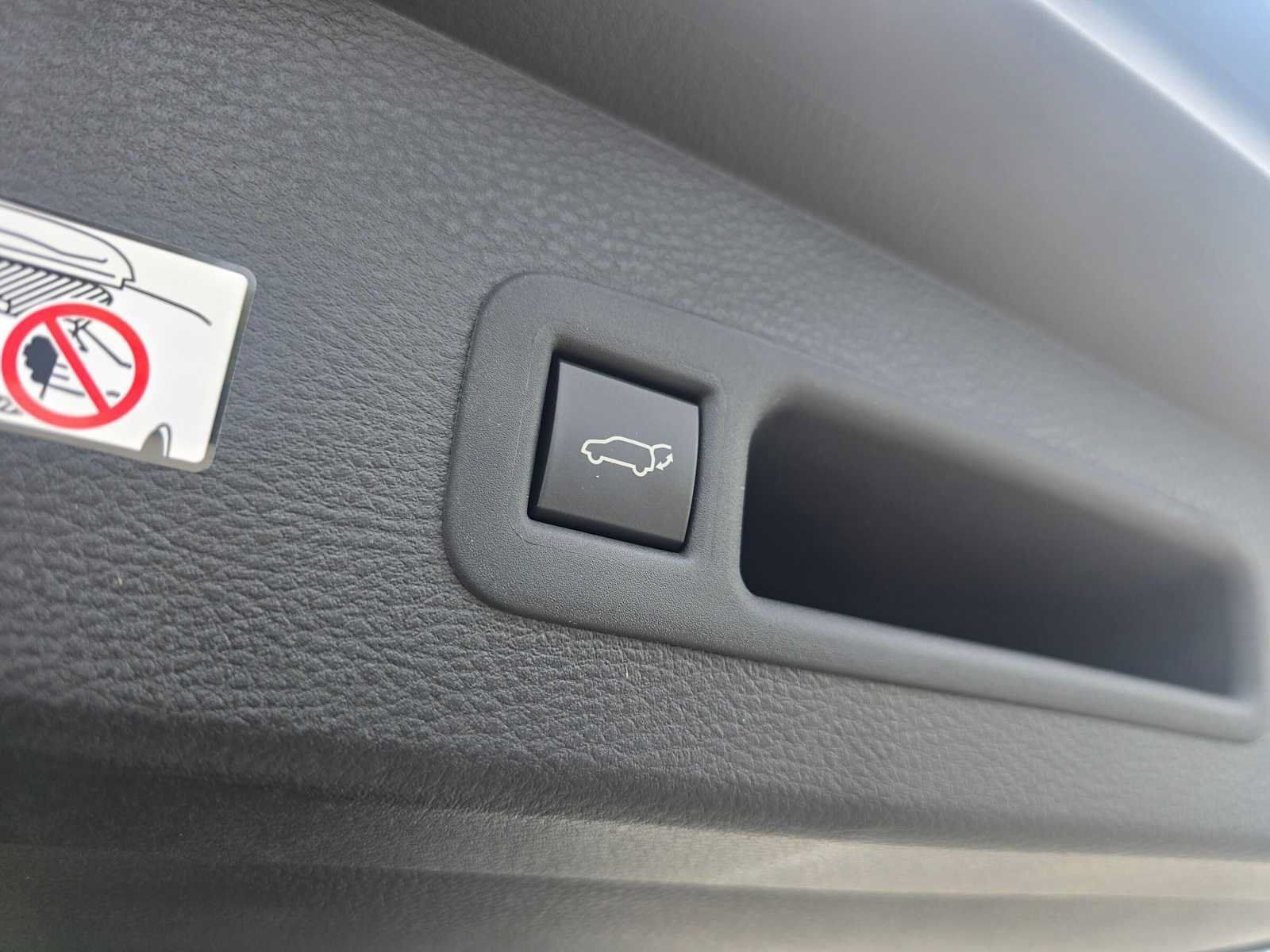 Used 2026 Toyota Sienna LE FWD image 31