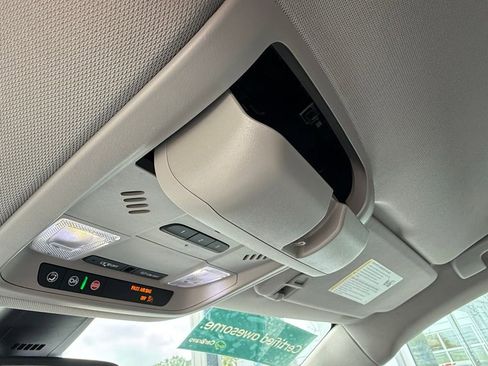 Used 2020 Buick Enclave Premium w/ LPO, Luxury Package image 16