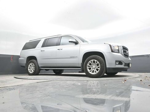 Used 2019 GMC Yukon XL SLT image 29