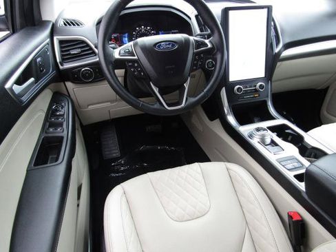 Used 2024 Ford Edge Titanium w/ Titanium Elite Package image 2